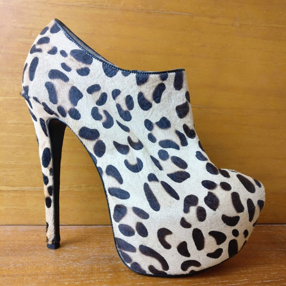 Steve Madden | Vippper Leopard Pony Hair Booties